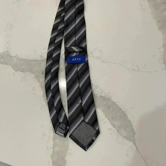 APT. 9 Necktie Gray Black White Stripes 100% Polyester Workwear Professional - Picture 4 of 5